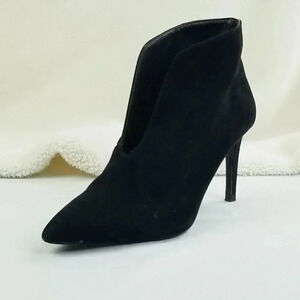 Zara Size 40 (US 9.5-10) Women's Black Suede Pointed Toe V Slip On Ankle Booties